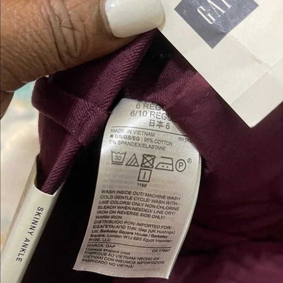 NWT GAP Women's Deep Burgundy skinny Ankle Jeans size 6 - Picture 9 of 9